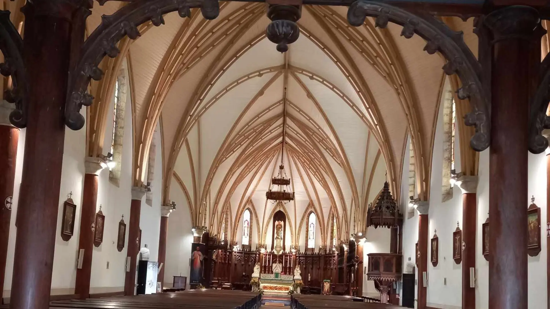 L'intérieur de la Cathédrale de Nouméa