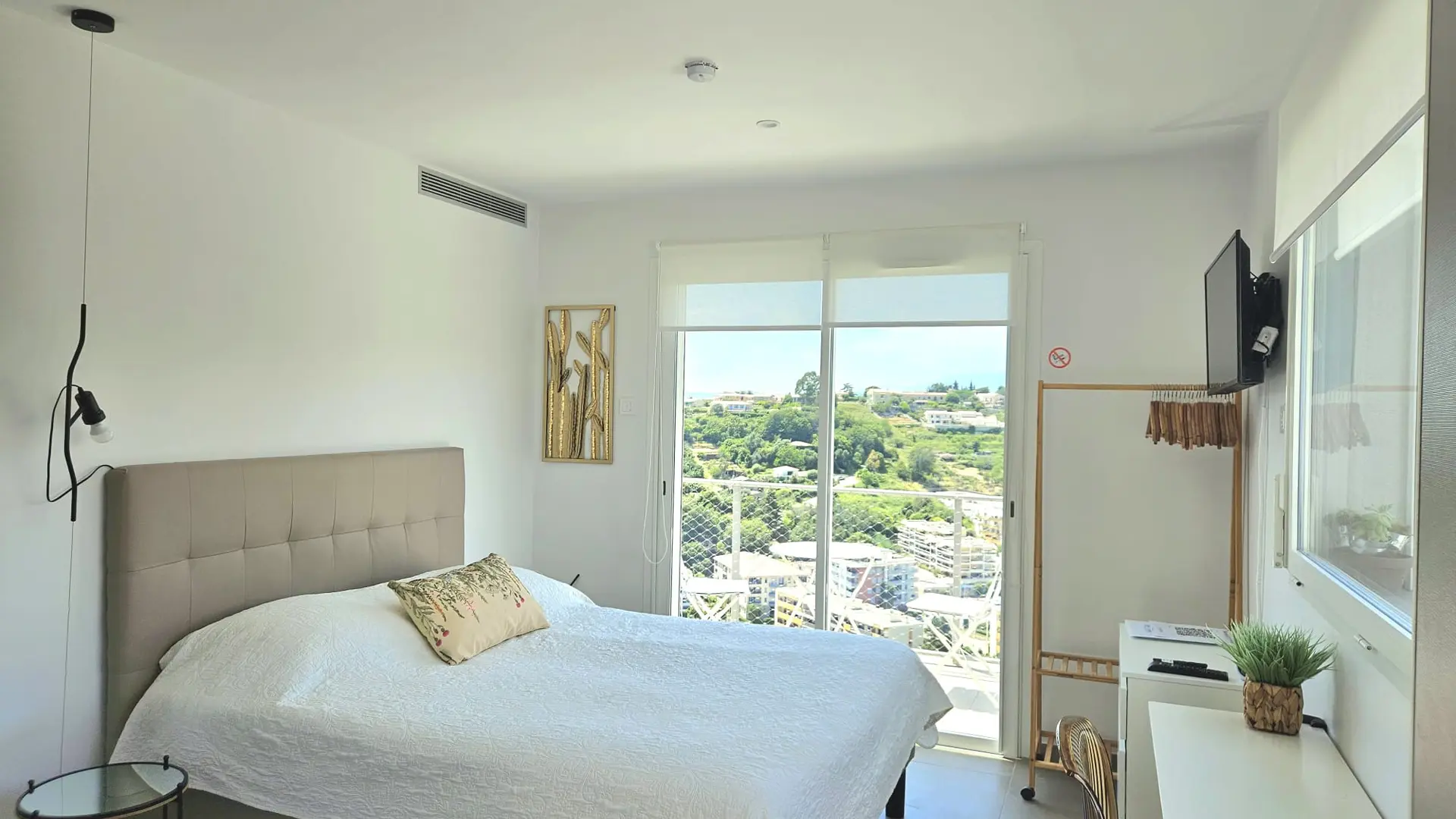 Twenty Two - Chambre vue mer et montagne
