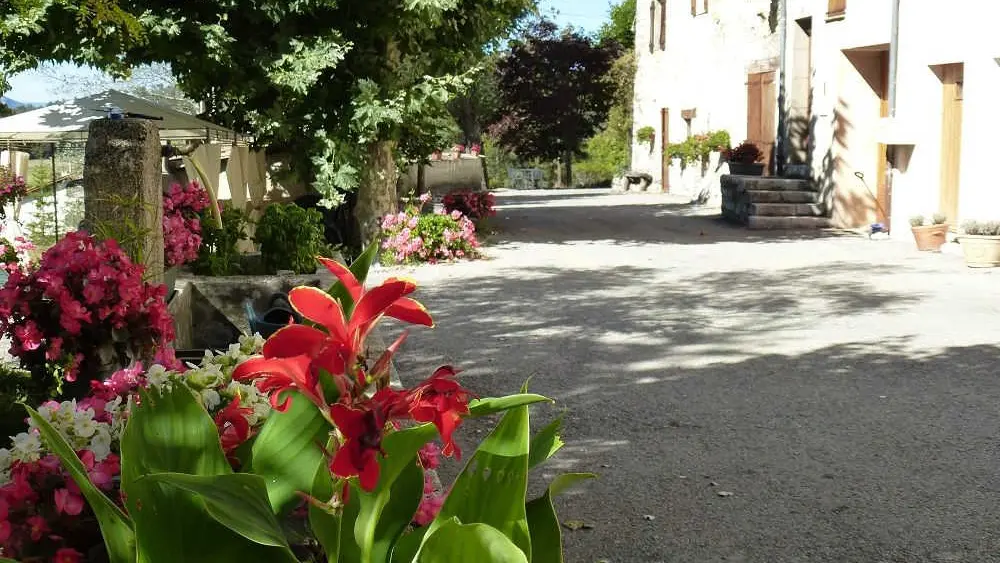 Les Mésanges-Accès au gîte-Seranon-Gîtes de France Alpes-Maritimes.