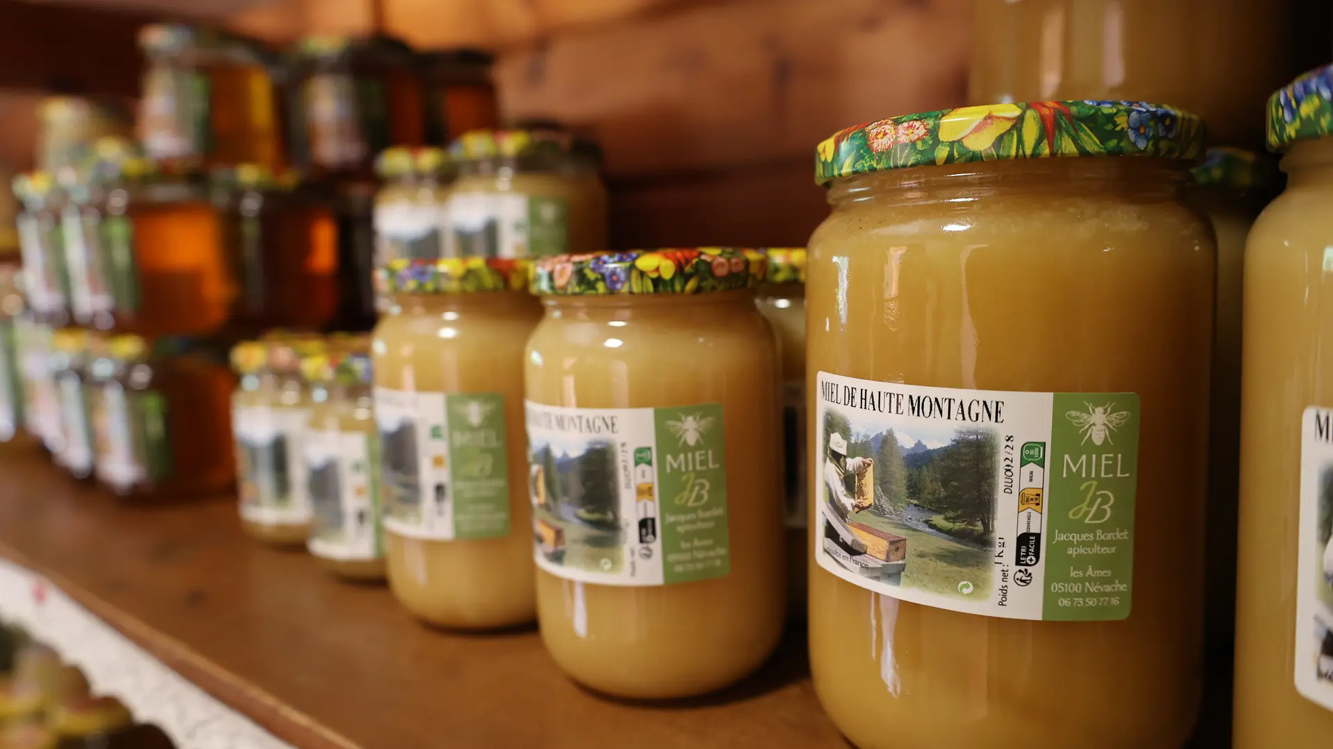 La Miellerie de Névache se trouve à Roubion