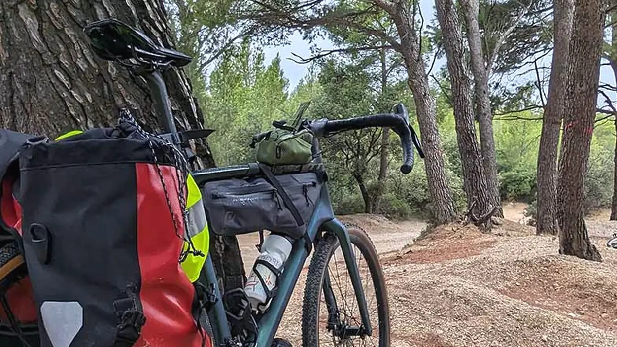 Panorama Outdoor à Aureille, accompagnateur de sortie vélo