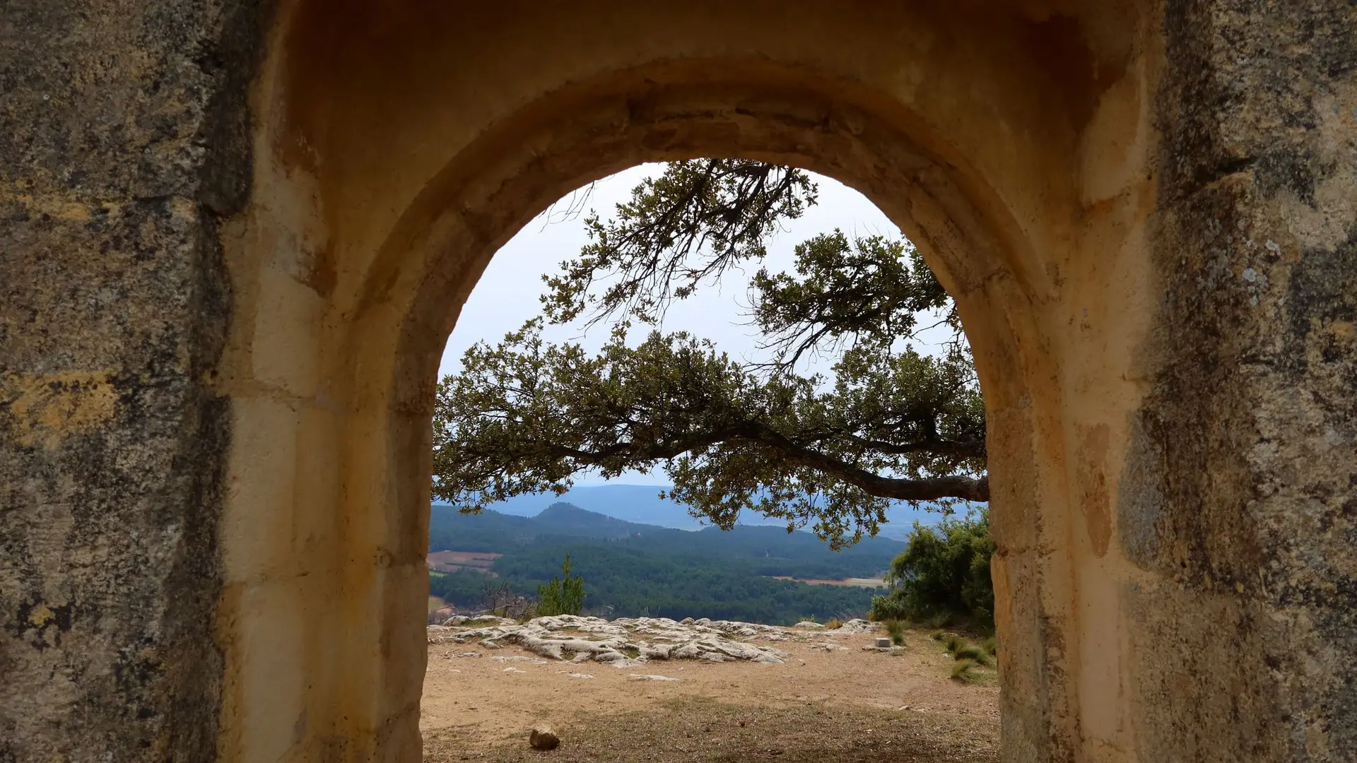 Porte de la chapelle Saint-Julien