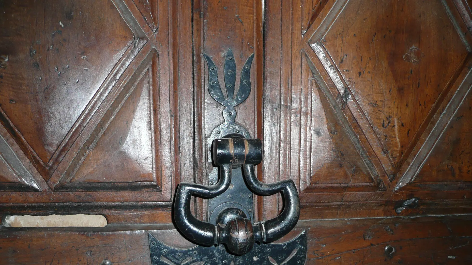 Porte ancienne rue longue