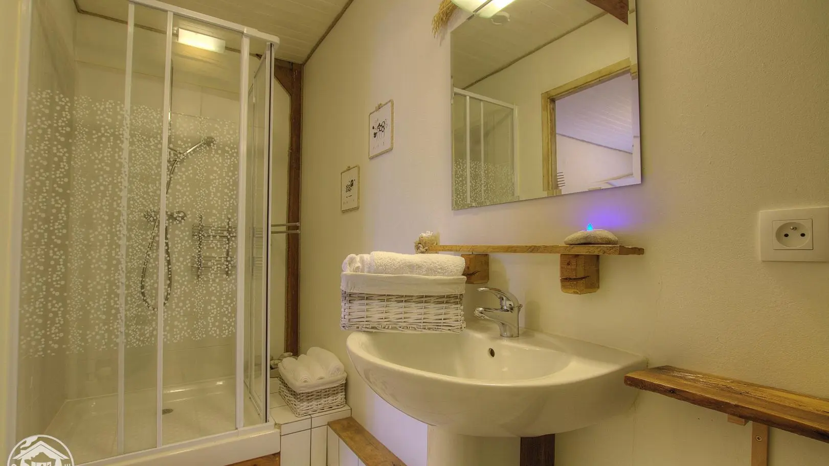 salle de bain de la chambre Tournette