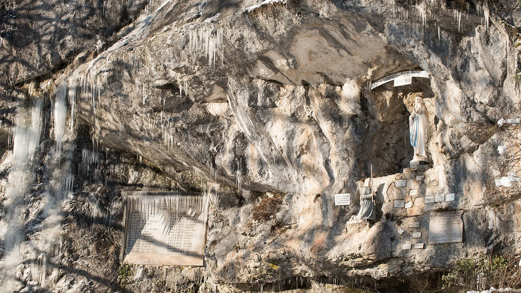 La Grotte Notre Dame de Lourdes