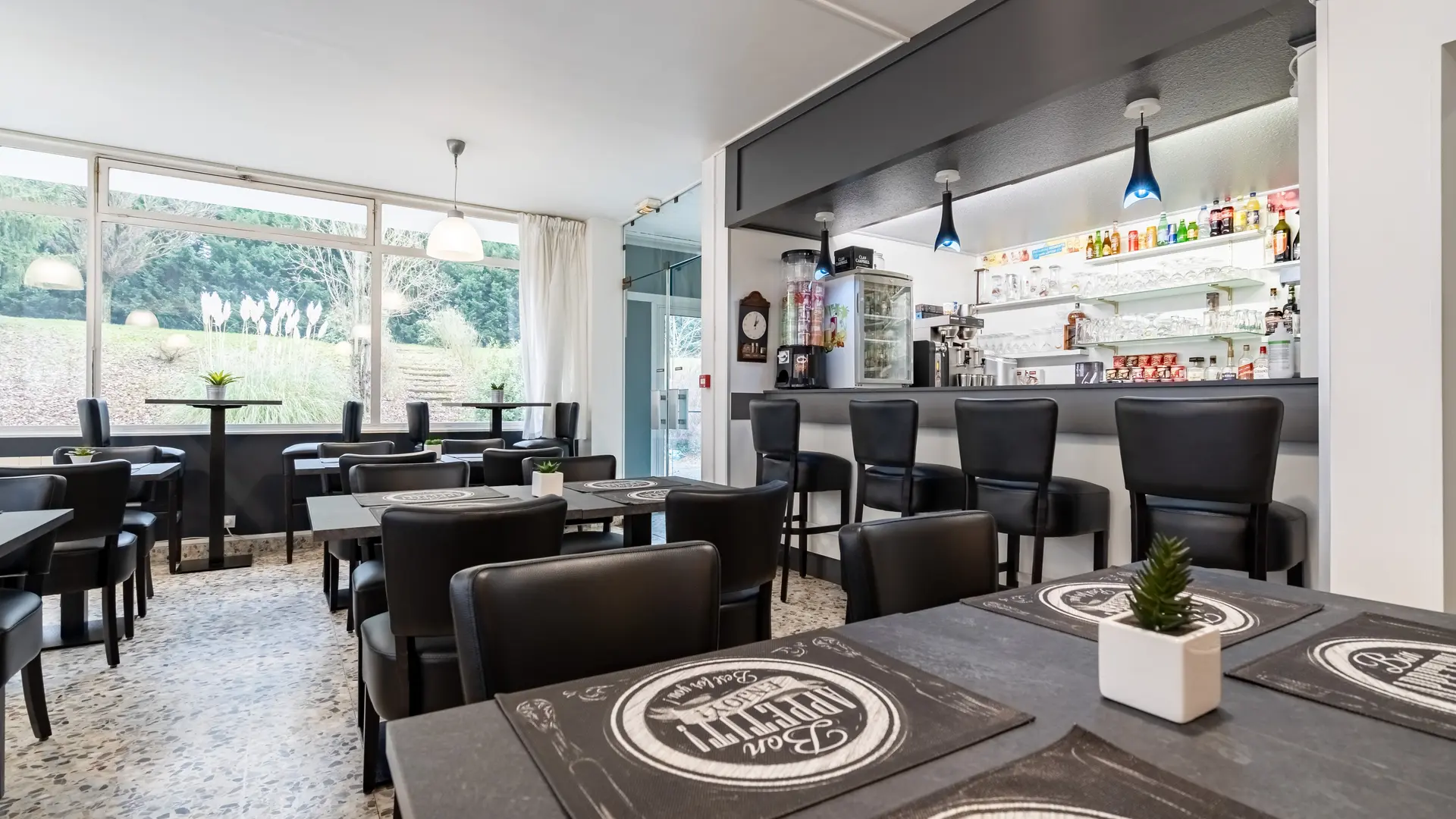 salle de petit déjeuner