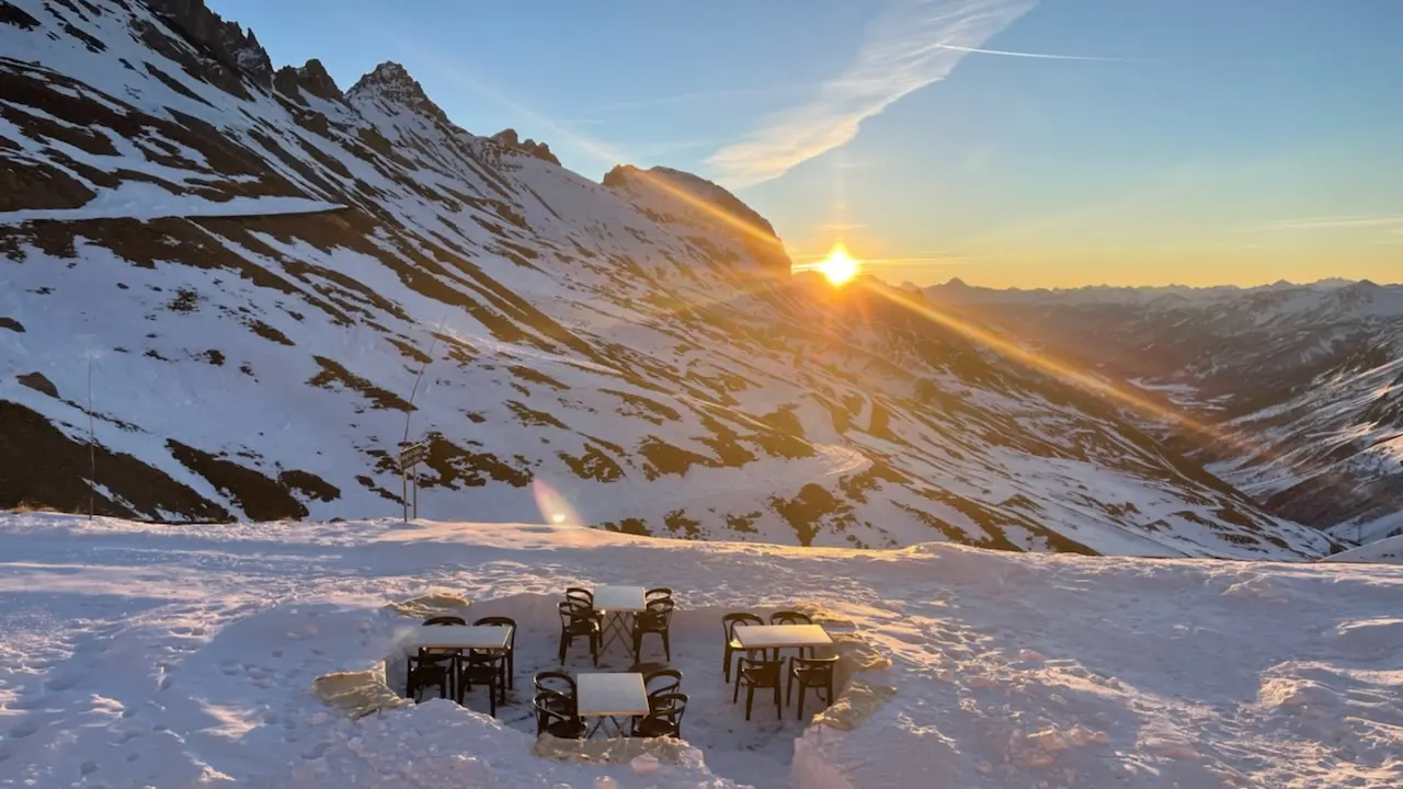 Refuge au col du Galibier