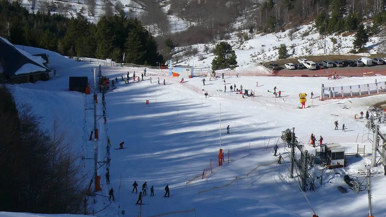 vue pistes et skieurs