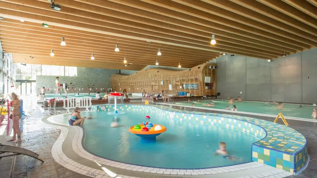 Parc aquatique intérieur à 5 mn a pied