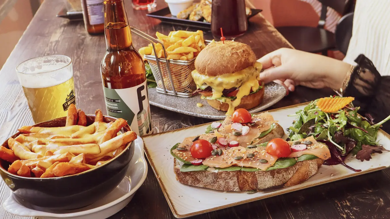 restauration place du pin, FOAM, burger, frittes, tartines et salades