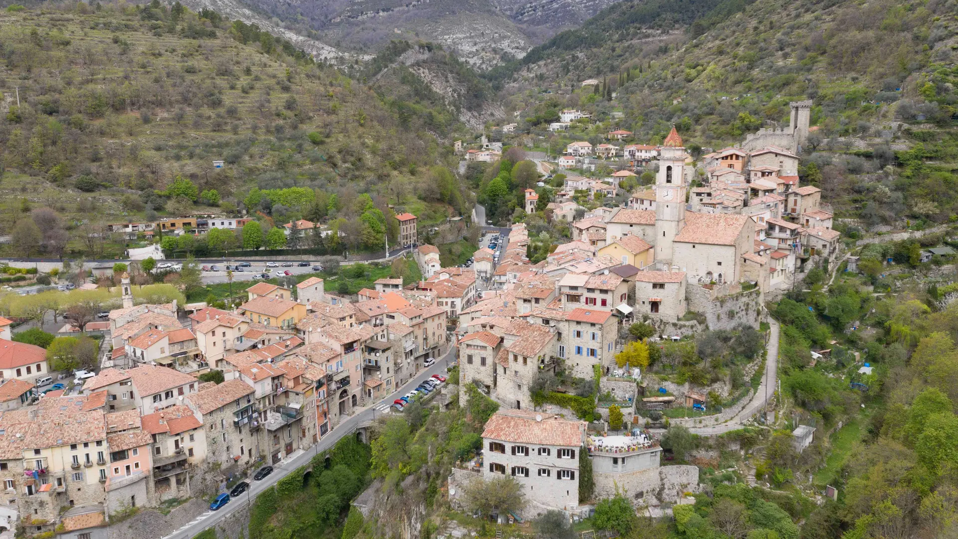 Edelweiss-Le village-Lucéram-Gîtes de France des Alpes-Maritimes