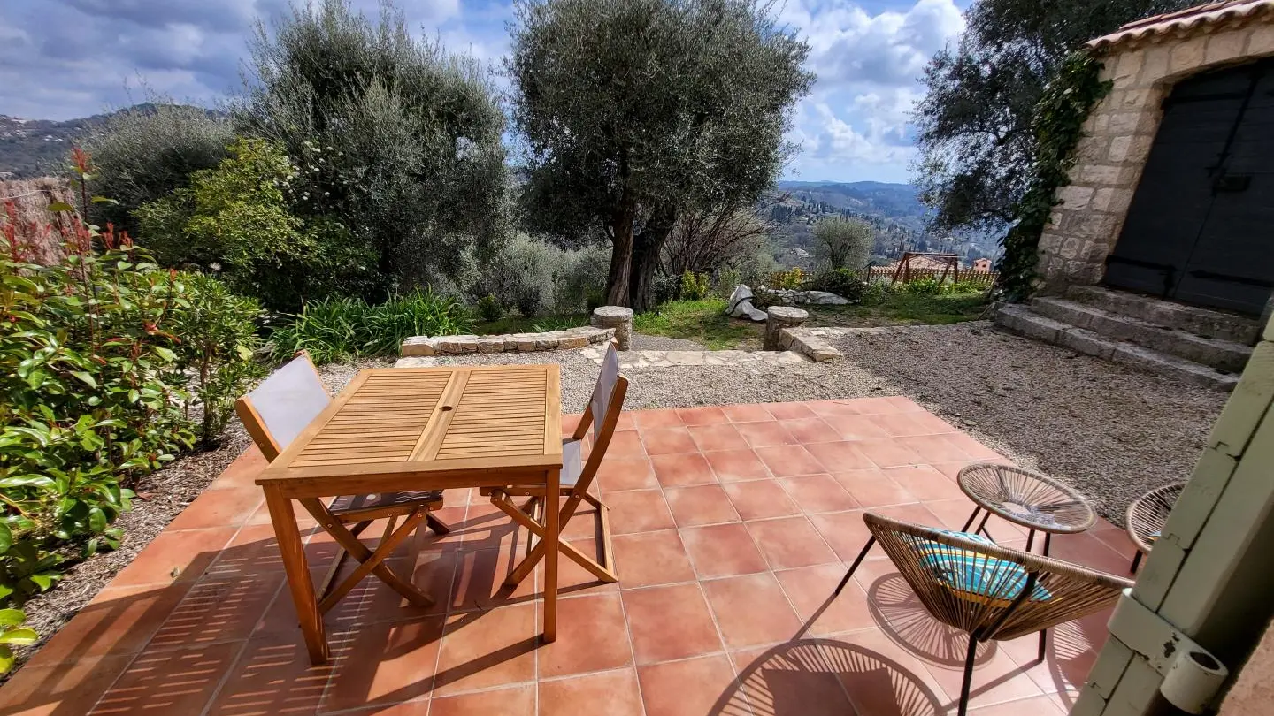 Terrasse Gîte L'Olivier de Grasse Gîtes de France Alpes-Maritimes Grasse