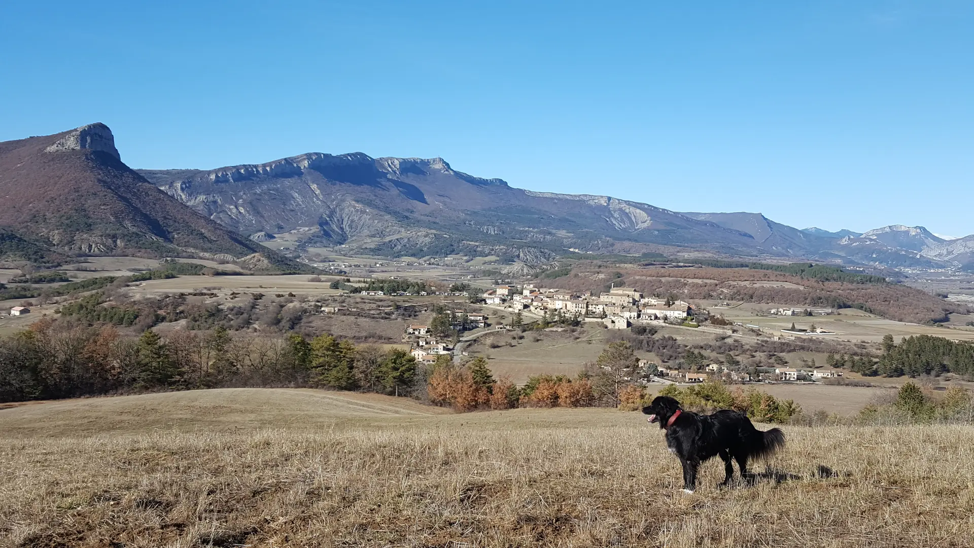 Vue sur Lagrand et le Montgarde