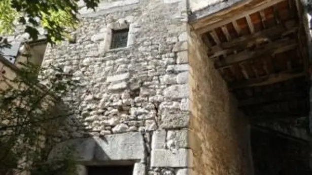 derrière l'Hôtel Pelissier des Granges