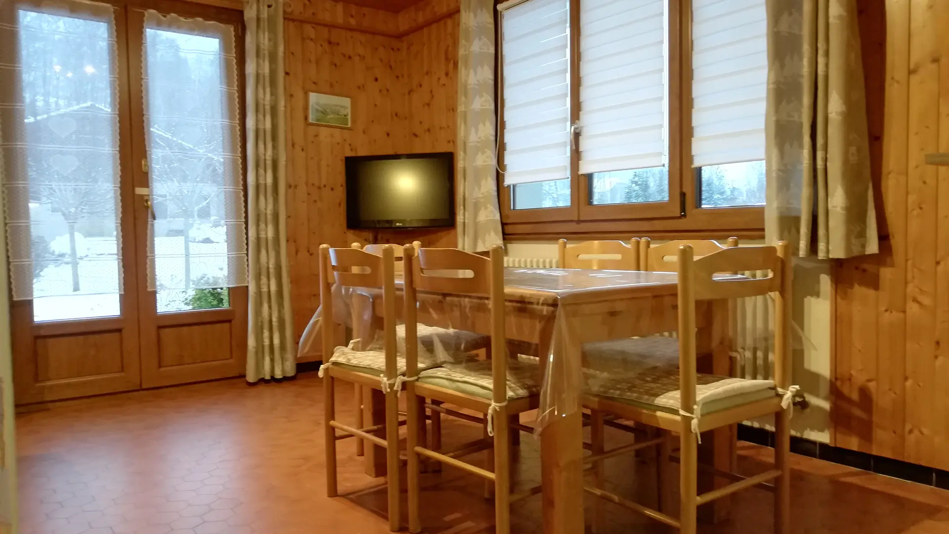 Salle à manger - Gîte Marmotte - Thônes, Haute-Savoie