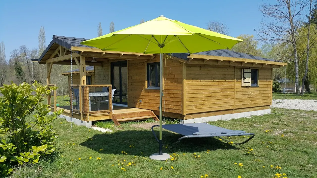 Chalet Libella avec transat sur parcelle