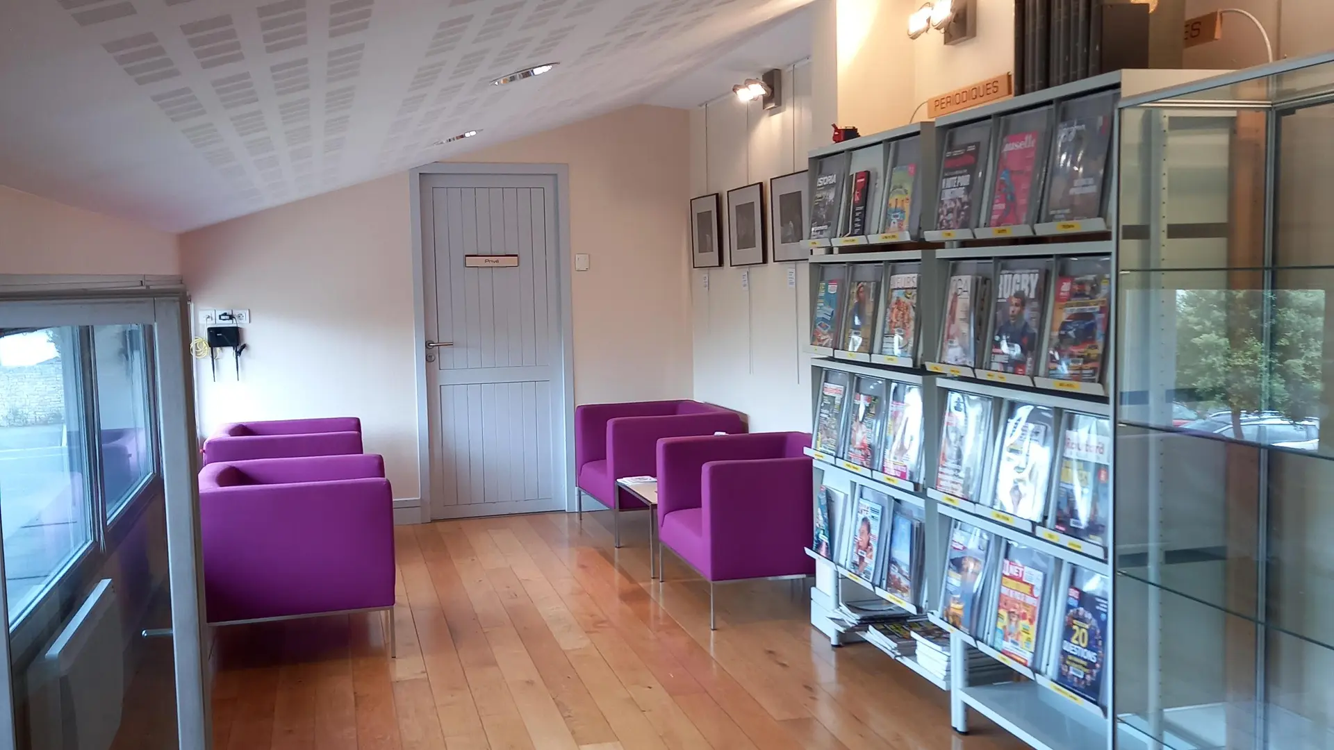 Section Adulte - Salon de lecture