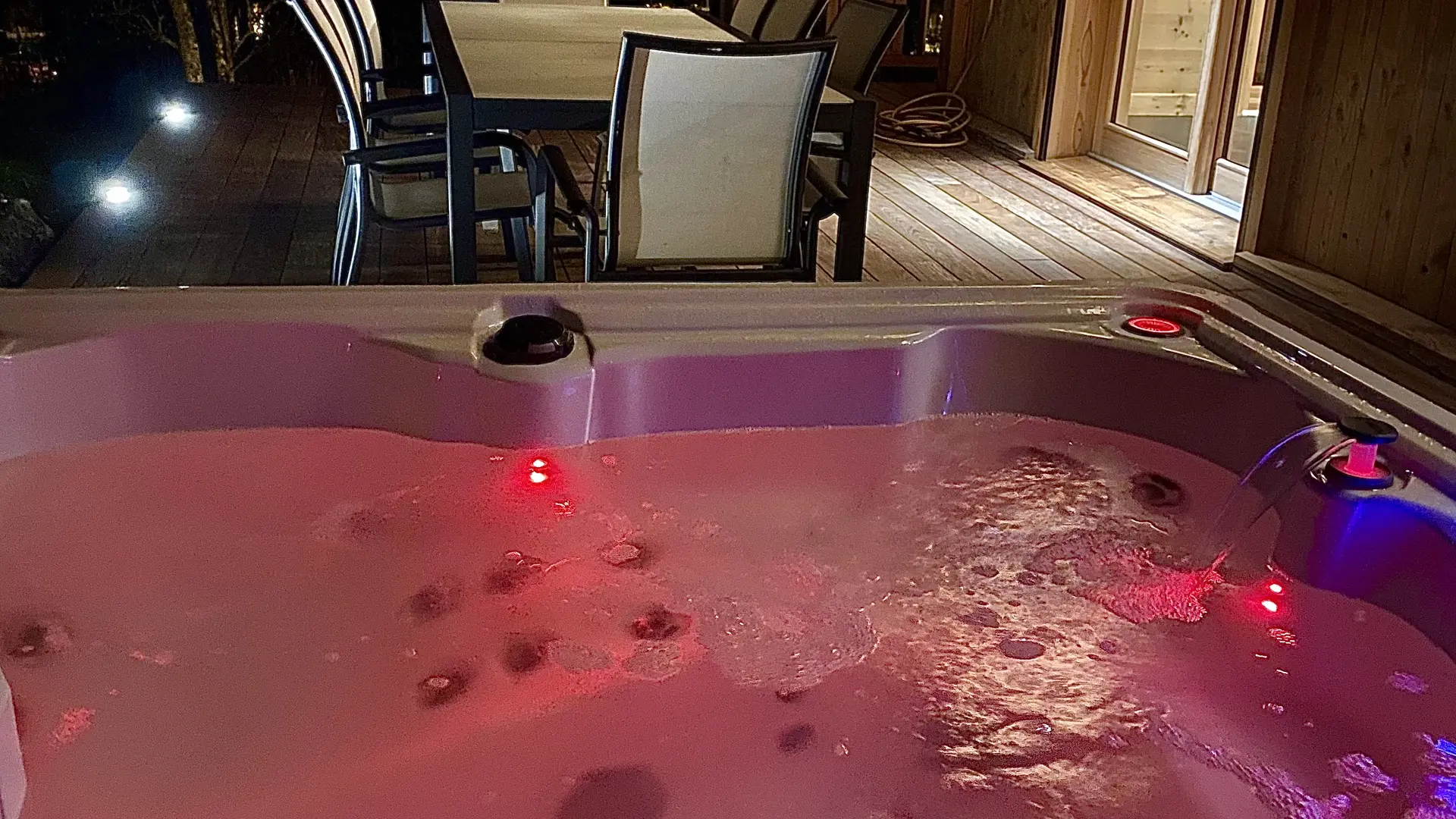 Chalet Champenois 14 personnes - Jacuzzi - Village de Samoens