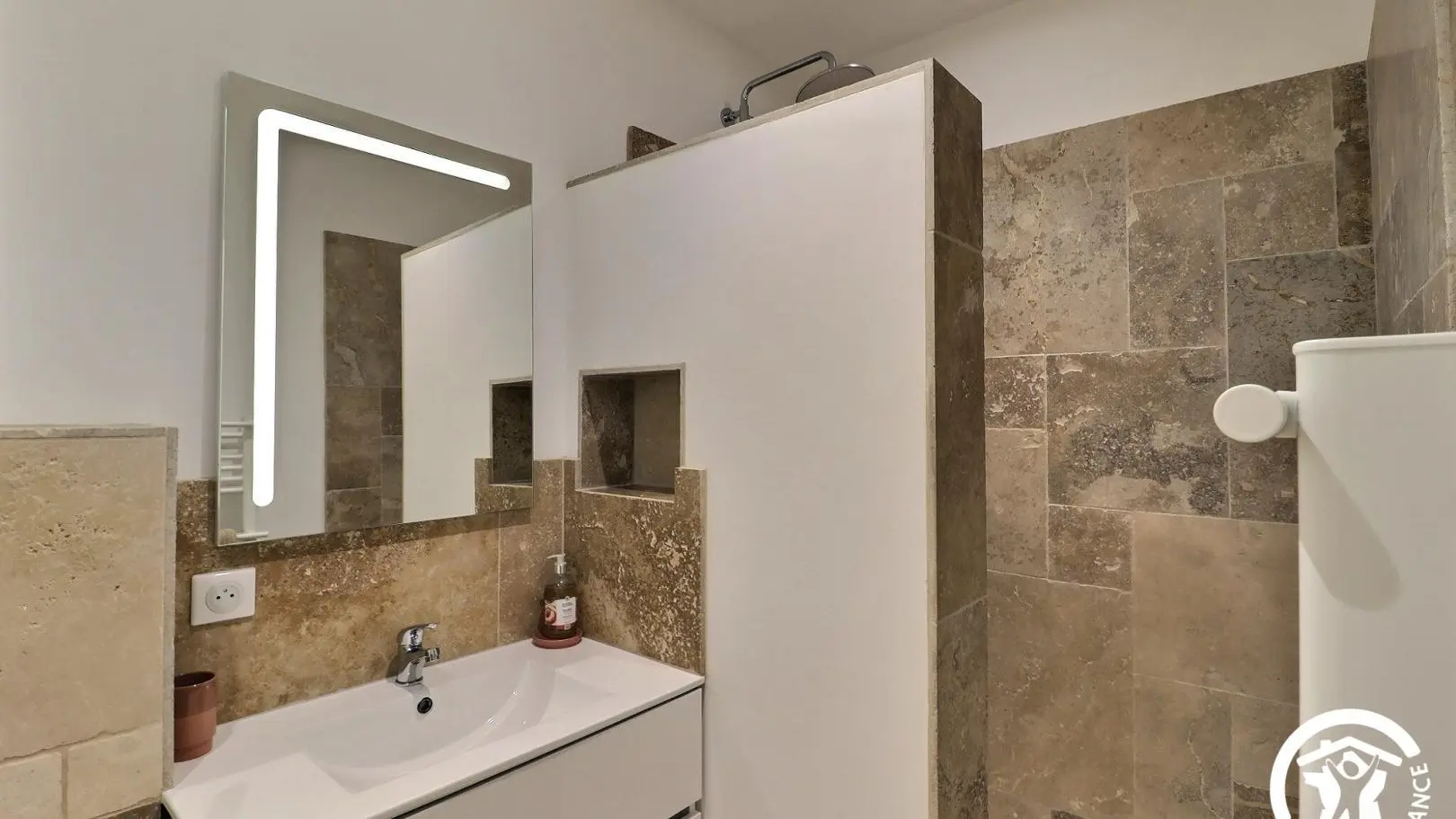 Salle de bain de la chambre 1