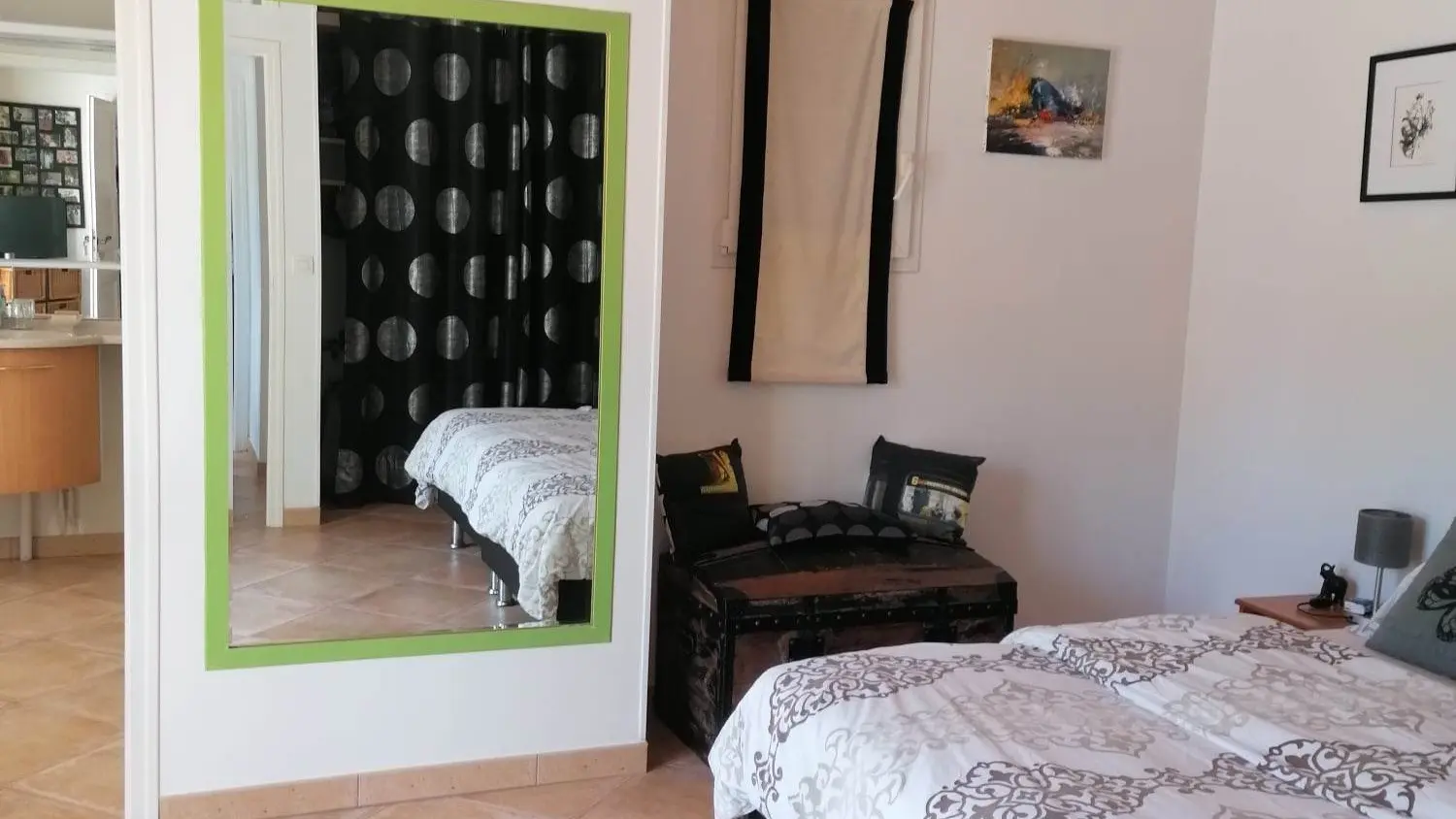 chambre 1 - 20 m² avec sale d'eau douche à l'italienne