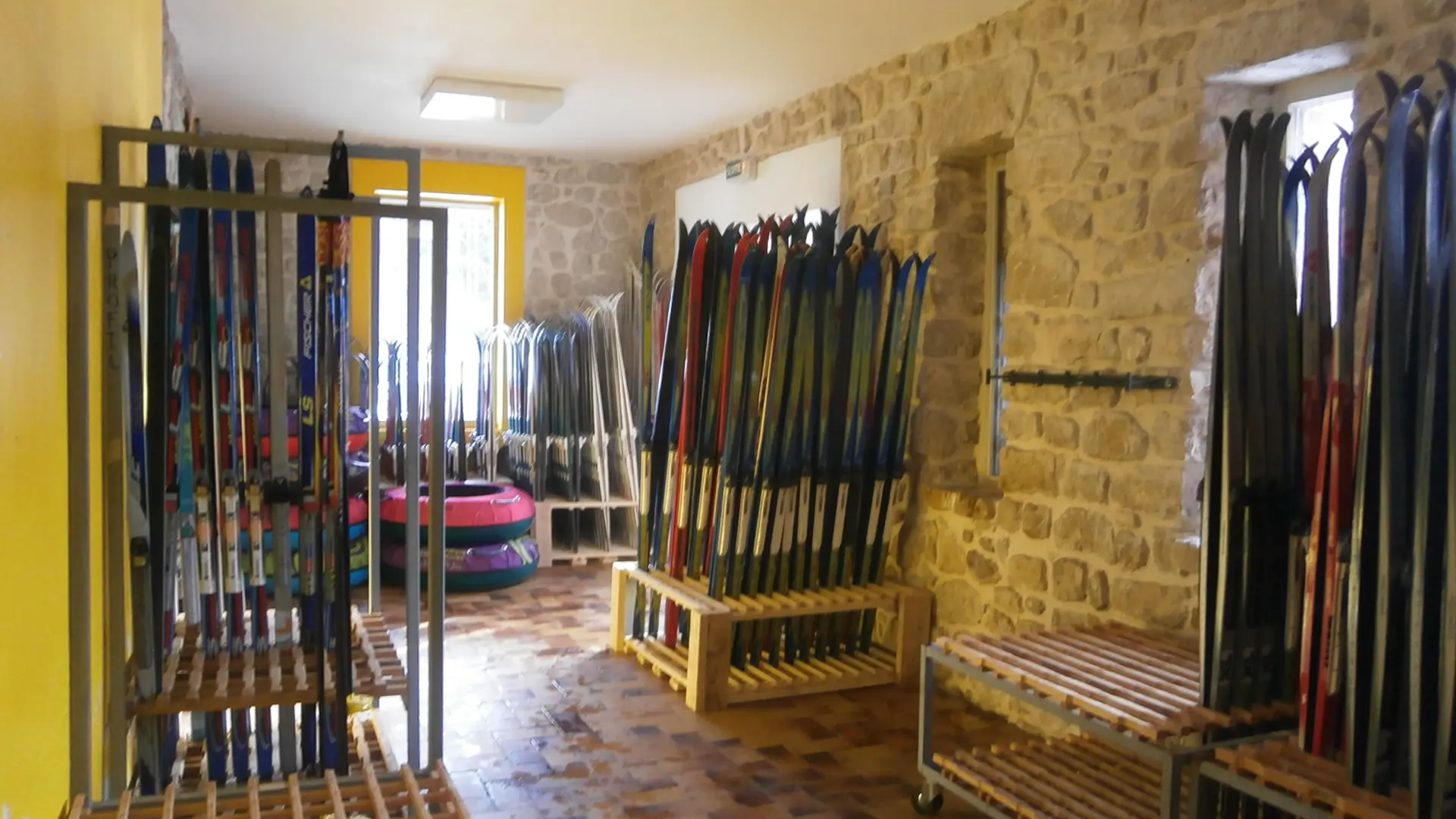 Intérieur location matériel