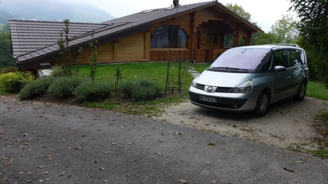 vue coté nord avec parking