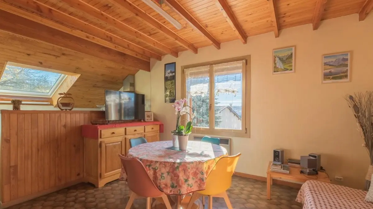 Location Meublé ARIEY BONNET M  Saint-Julien-en-Champsaur Vallée du Champsaur