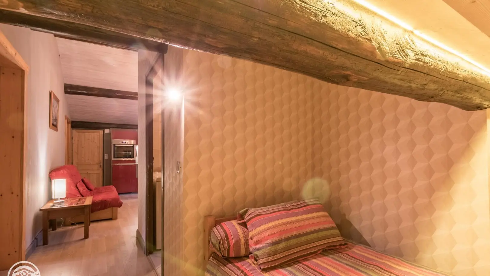 coin nuit avec un couchage 80x190cm