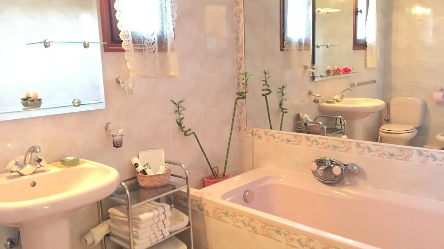 Gîte Chez Nino et Nunzia-Salle de bain 1 à létage-Vence-Gîtes de France Alpes-Maritimes