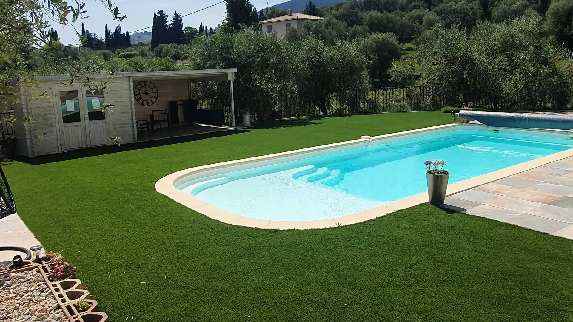 Piscine commune aux deux Gîtes de la Bastide Centifolia à Grasse - Gîtes de France Alpes-Maritimes