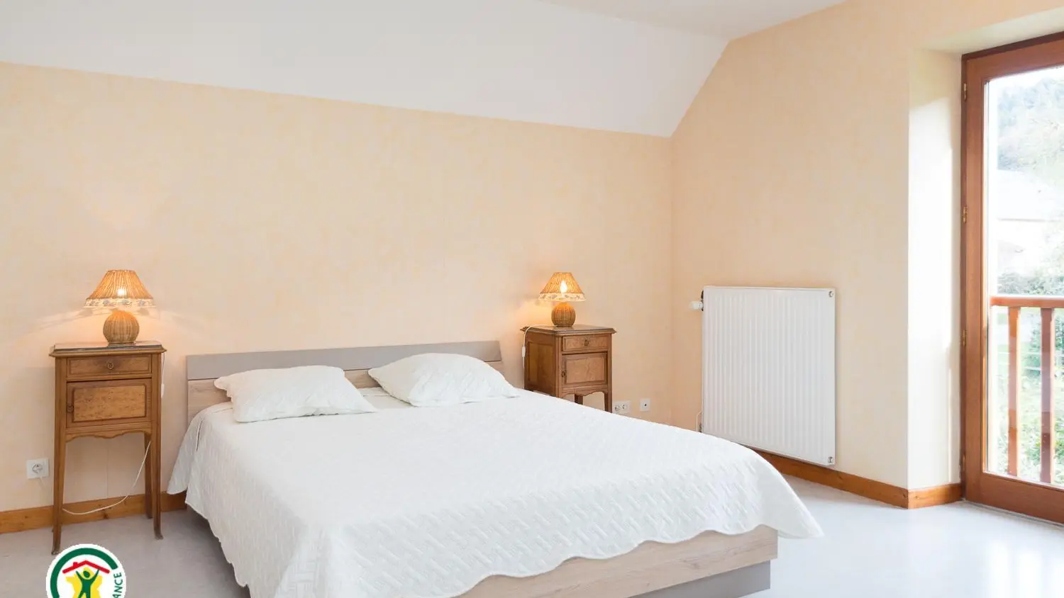 Chambre 3 au 1er étage (3 personnes) 1 lit 160x200, 1 lit 90x200