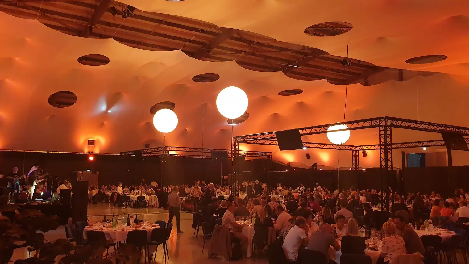 Le Karré - attenant à Ekinox, avec voute personnalisable à vos couleurs