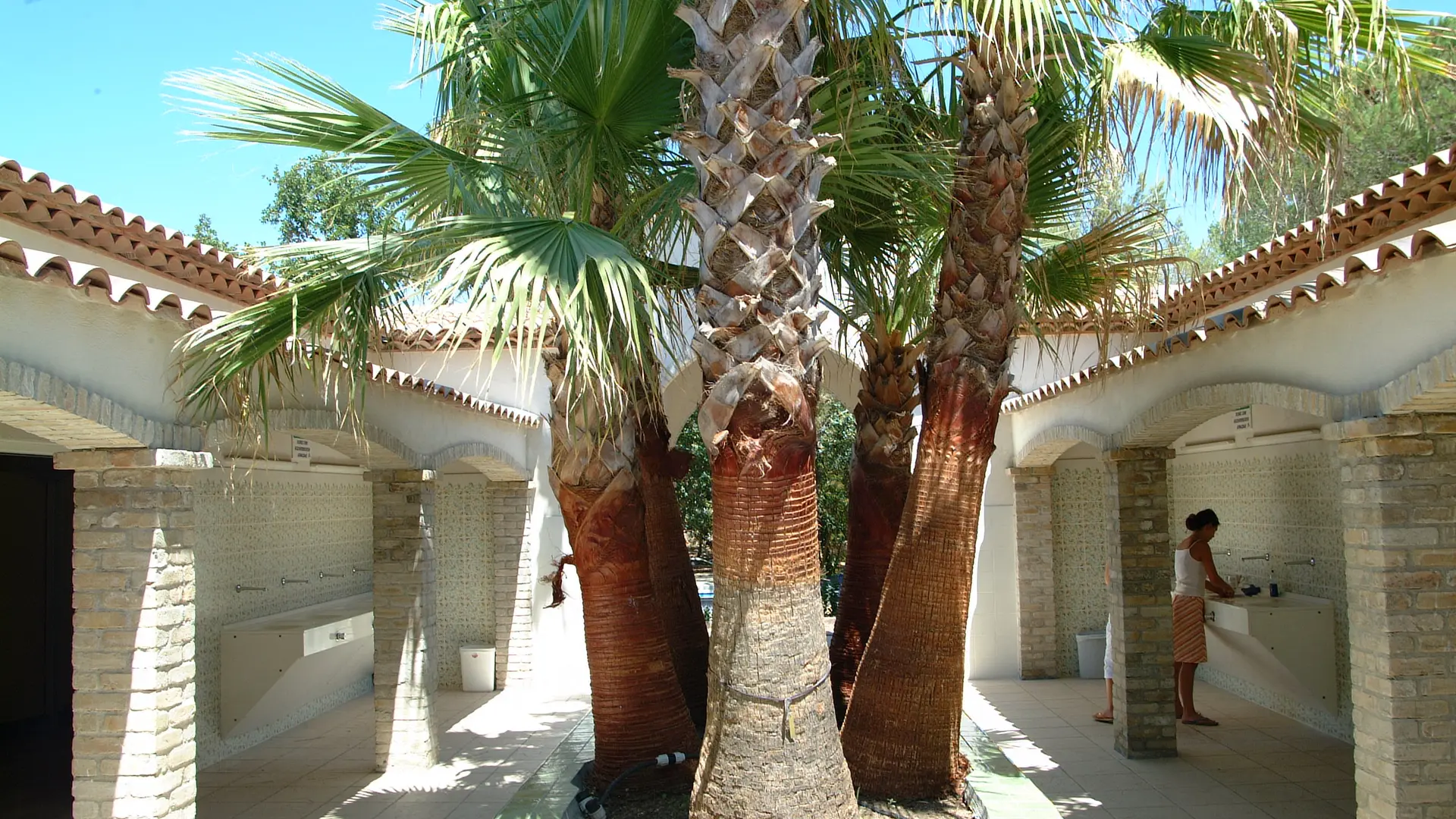 Camping la Baume la Palmeraie Fréjus sanitaires