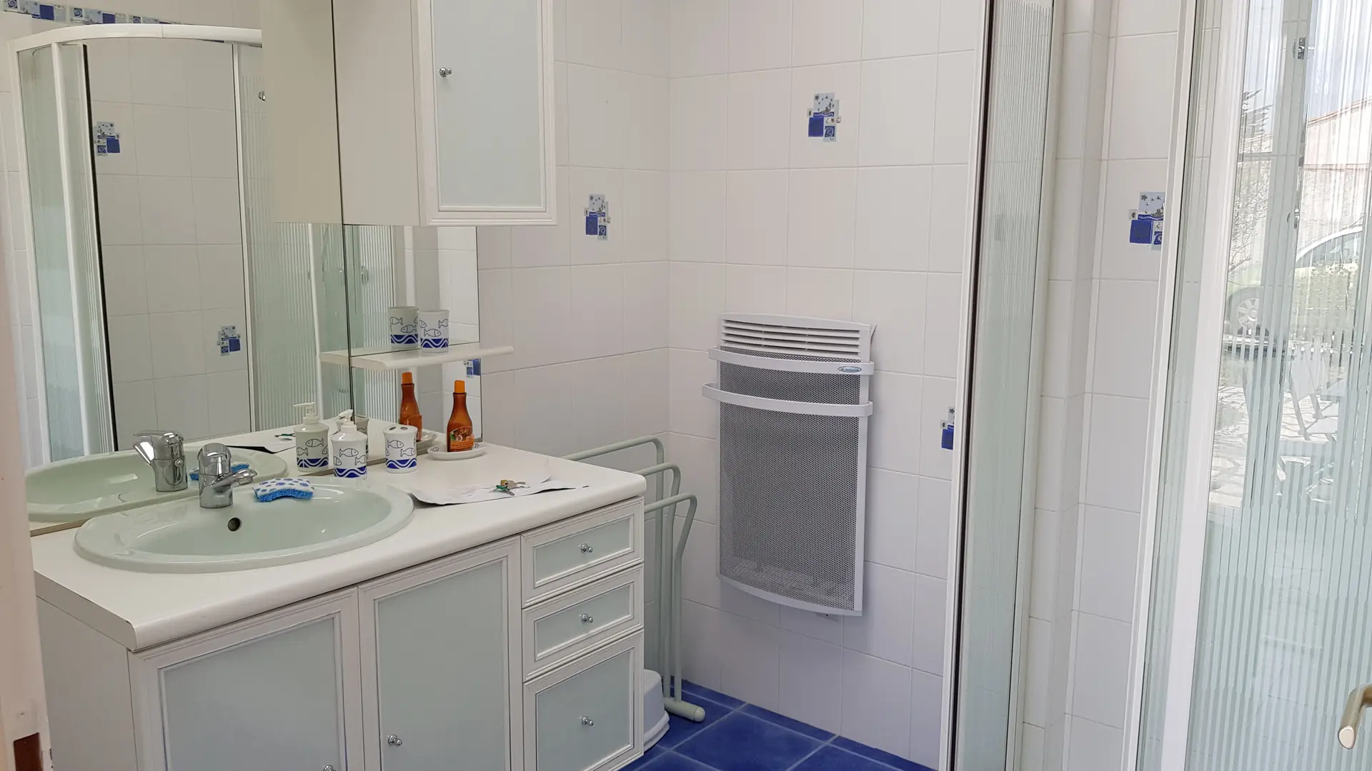 Badezimmer 2 (separater Flügel)