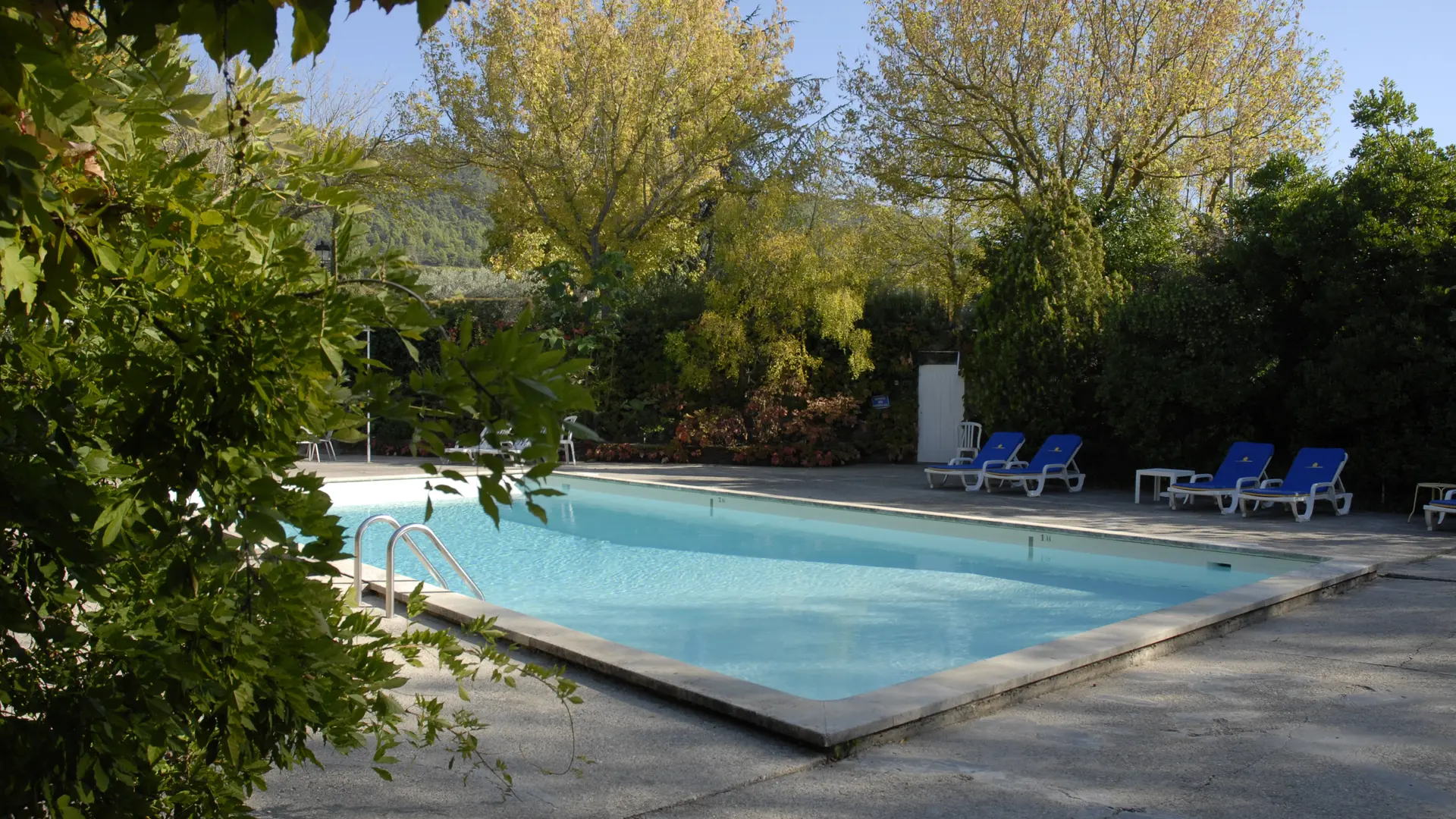 Piscine ( chauffée aux ailes de saosn)