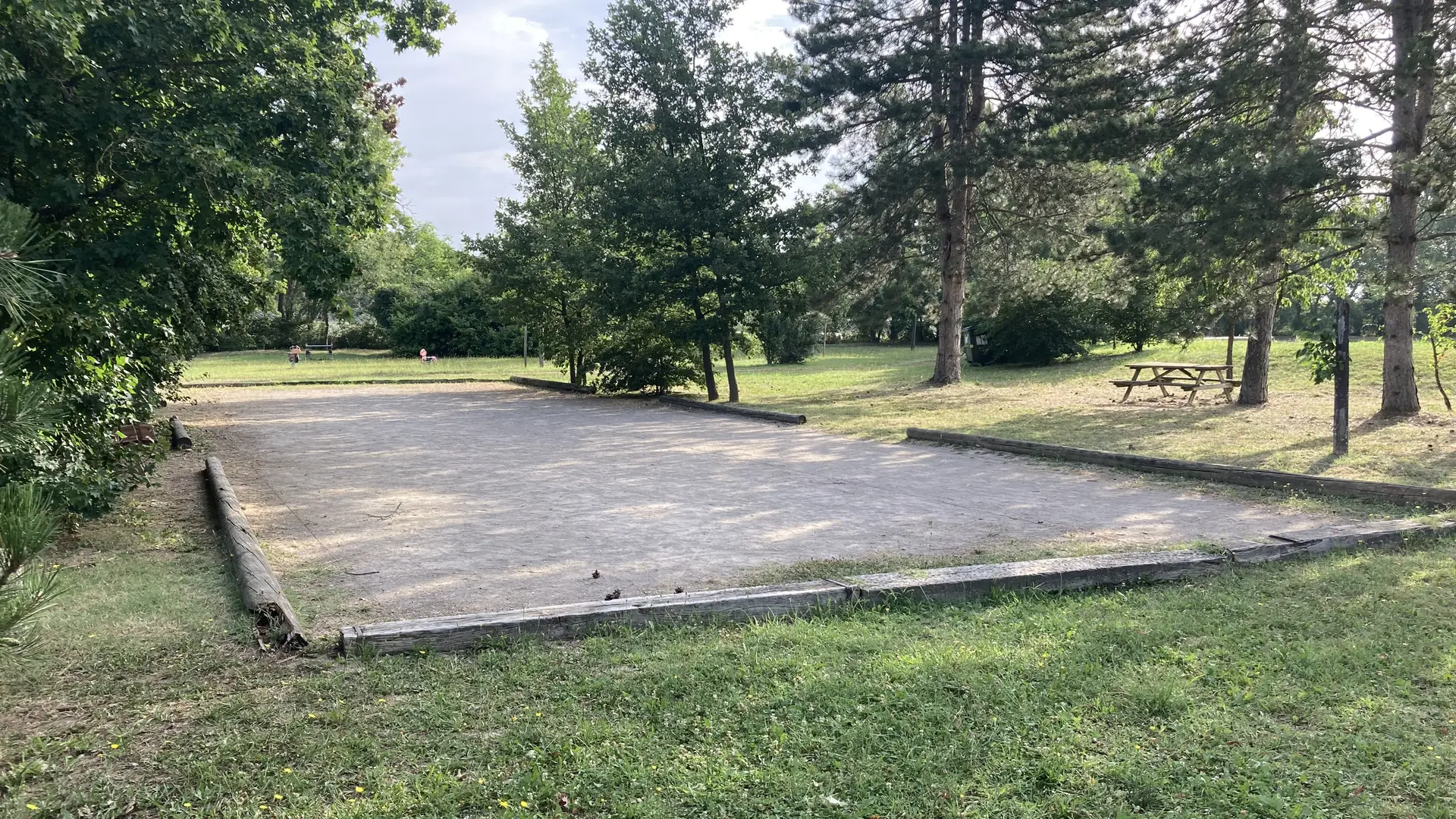 Jeu de boules parc de chandonzet epinouze