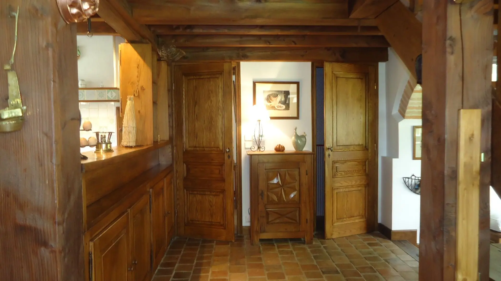 Porte  gauche chambre et SDB Porte droite  toilettes