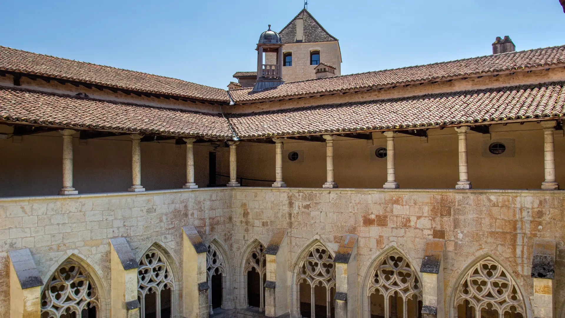 Cloître de l'Abbaye d'Ambronay