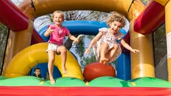 Sandaya riviera d'azur Fréjus aire de jeux enfants