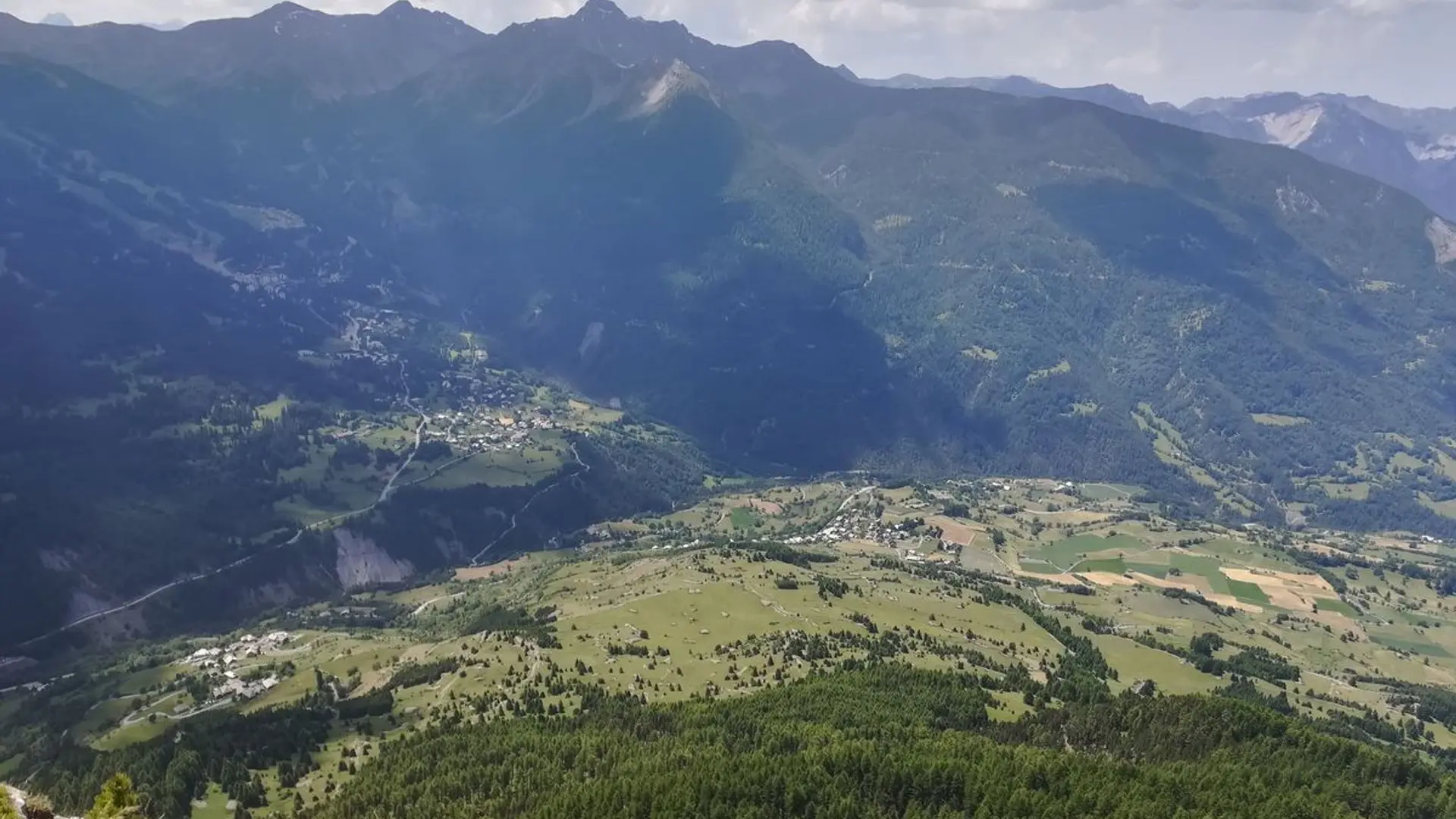Point de vue sur les Orres et sa station