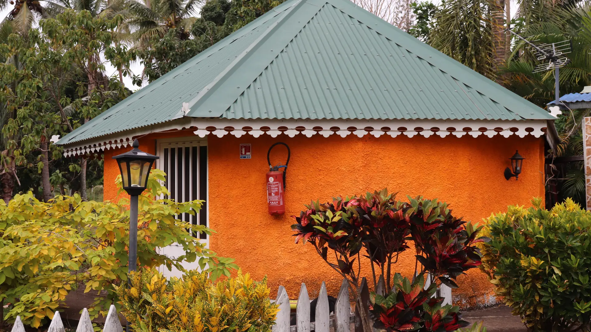 bungalow, hébergement, Houailou, sud minier