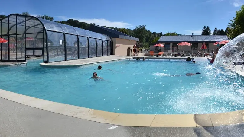 Piscine du camping vue panoramique