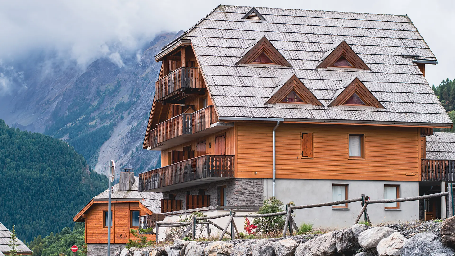 Les Chalets de Praroustan by Actisource
