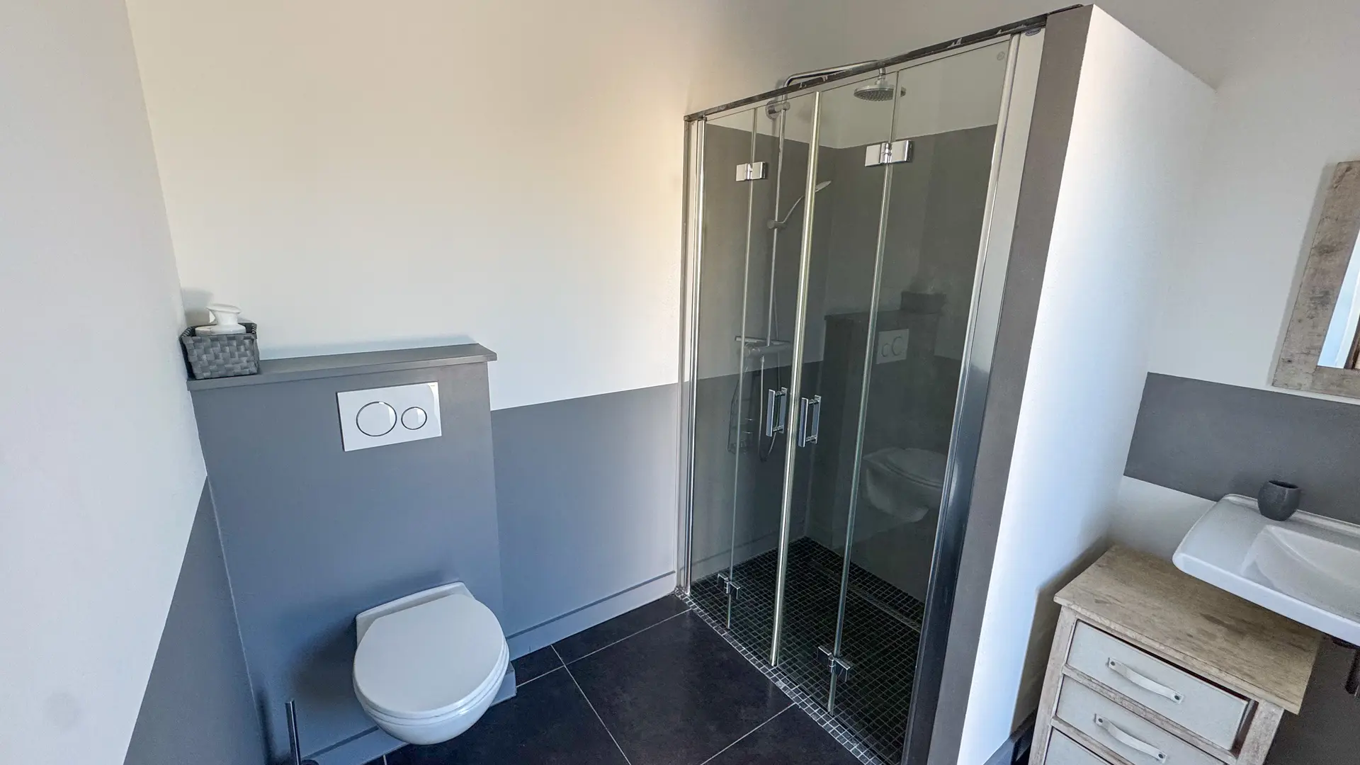 Master bedroom shower room