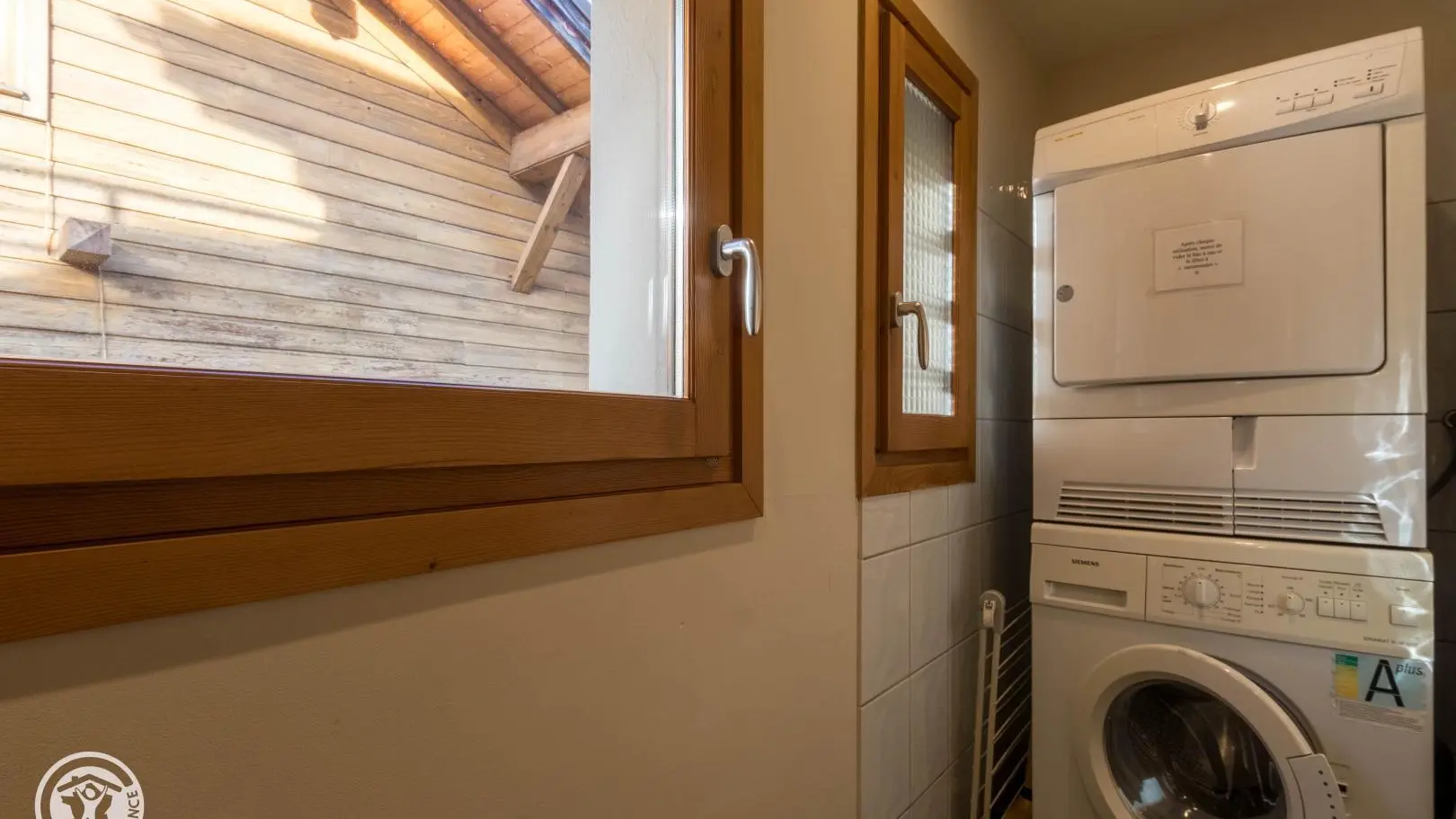 Buanderie commune sur palier