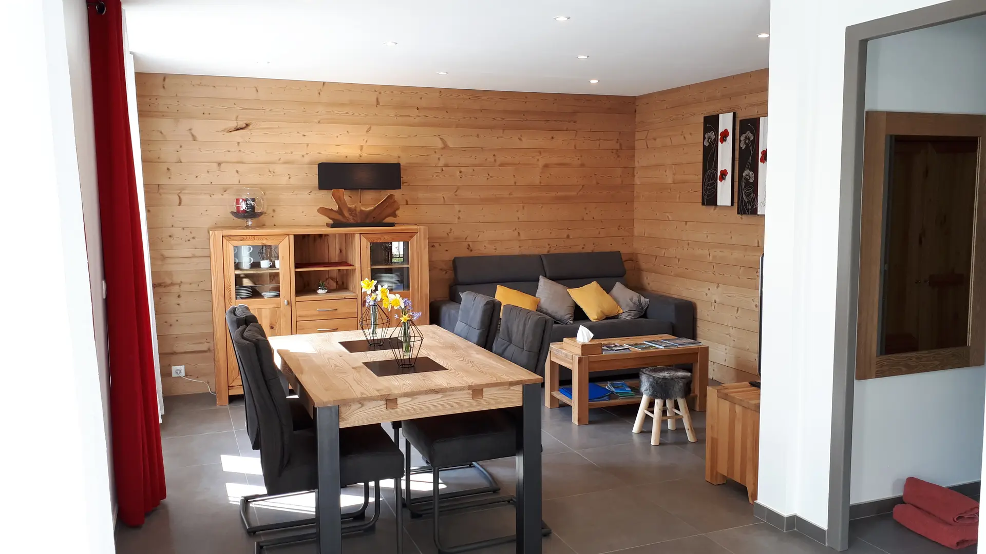 Salon salle à manger - Charvin 4* - Thônes, Haute-Savoie