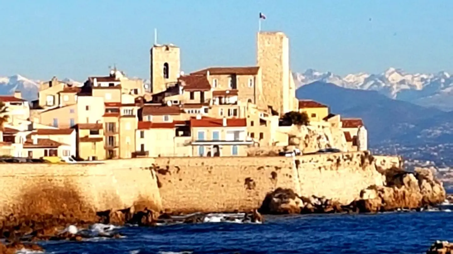 Antibes-Les remparts