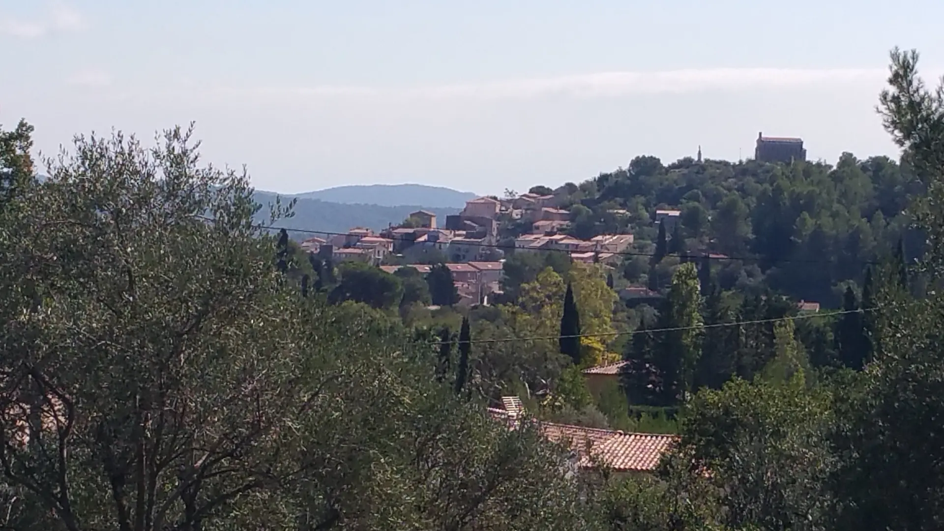 Vue dégagée Le Mas des Gipières Vielles