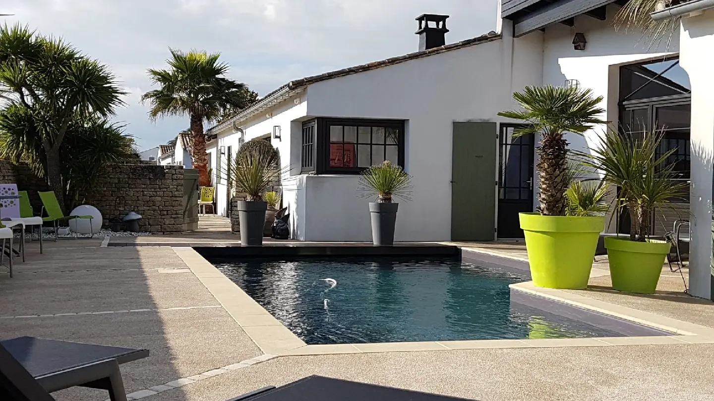 Zona de descanso - Piscina exterior climatizada