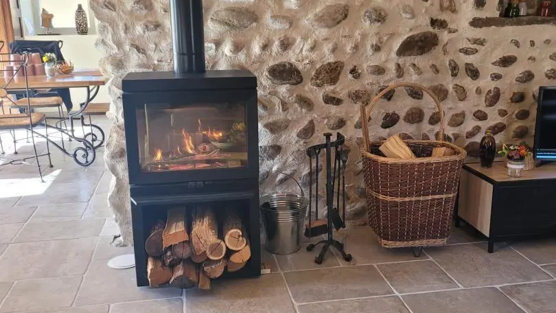 Poêle à bois, idéal pour les longues soirées d'hiver